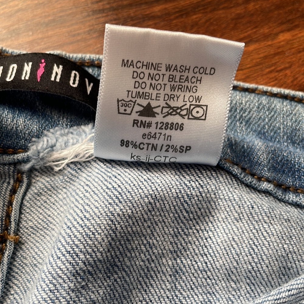 Distressed Jeans - Picture 8 of 8